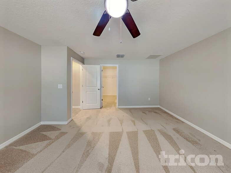 Building Photo - 9701 Sage Creek Dr