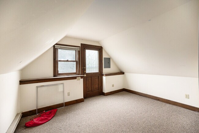 Building Photo - 528 S. Fifth -2
