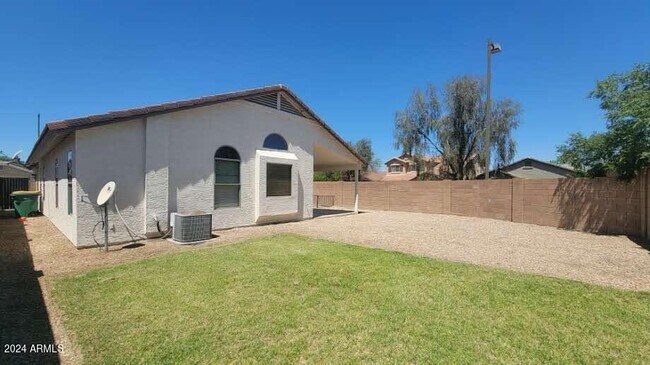 Building Photo - 5325 N 124th Ave
