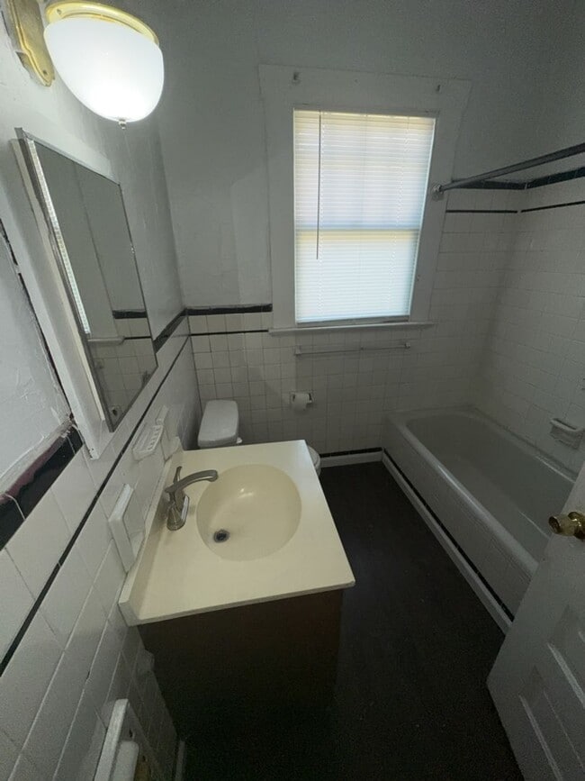 Building Photo - 2507 10th St