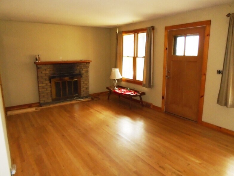 Building Photo - 5939 Shelburne Rd