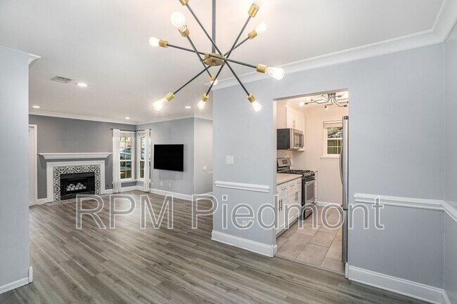 Building Photo - 6820 Glenridge Dr