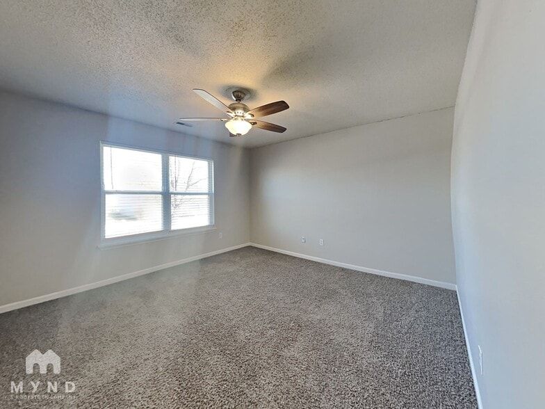 Building Photo - 1698 Prairieview Ln