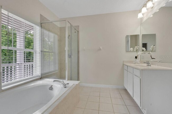 Building Photo - 1131 Indigo Dr