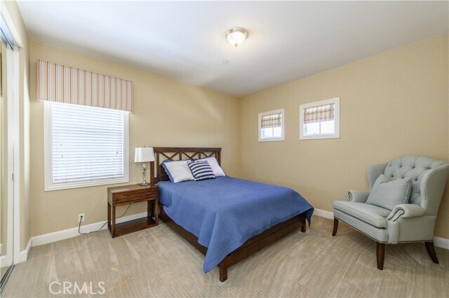 Building Photo - 21 Bent Oak