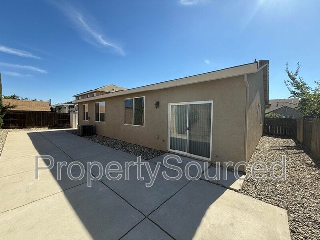Building Photo - 333 Catmint St