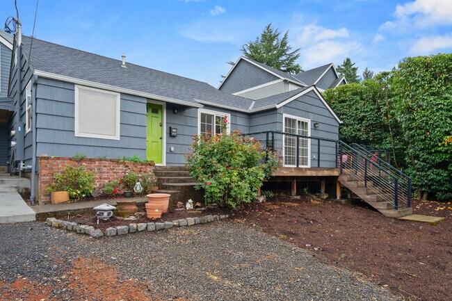 Building Photo - 6718 SW 36th Ave