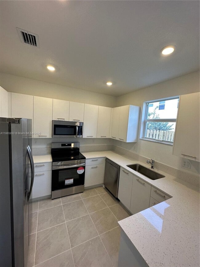 Building Photo - 12570 NW 23rd Pl