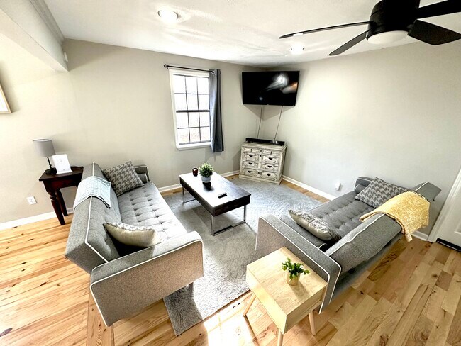 Building Photo - 348 Cozy Cove Hollow