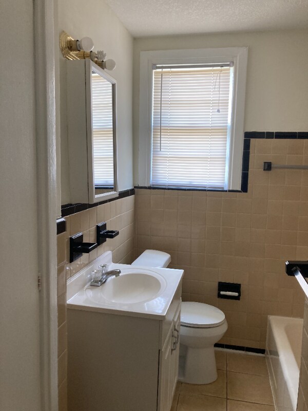 Building Photo - 1098 Cherry St