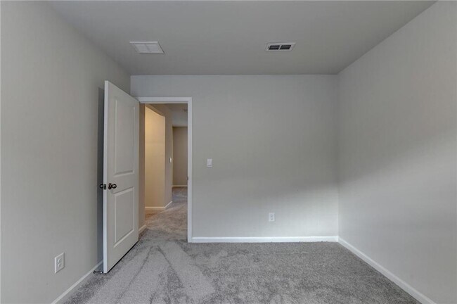 Building Photo - 2214 Whitworth St