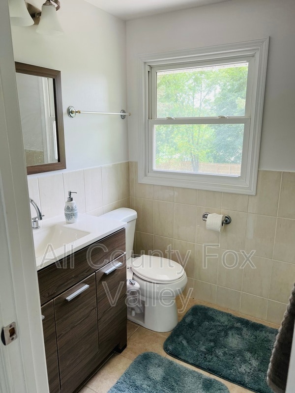 Building Photo - 1925 W Schaumburg Rd