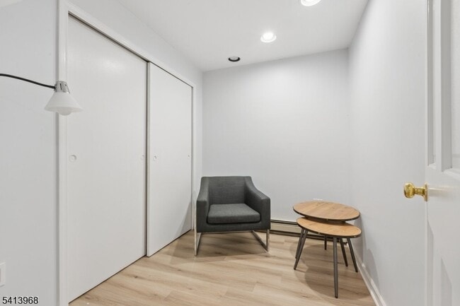 Building Photo - 11 Lewis Ln