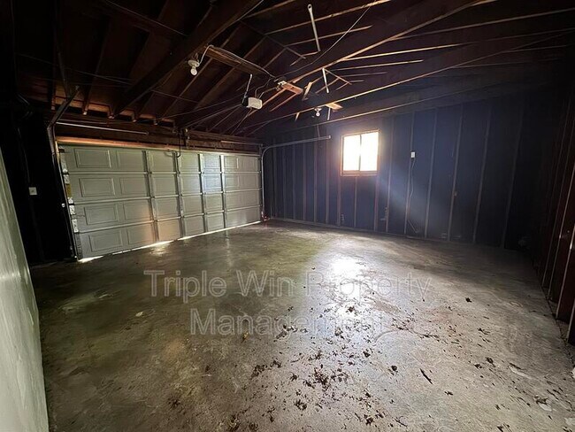 Building Photo - 11930 N Ranch Dr