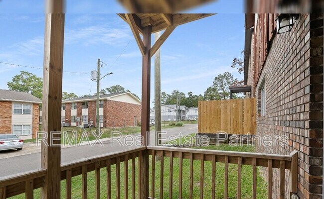 Building Photo - 4001 Mable St
