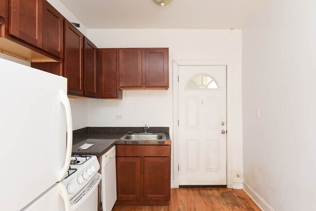 Building Photo - 3832 N Fremont St