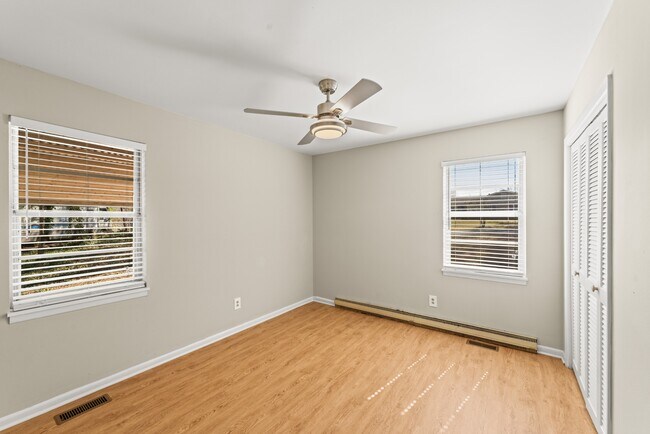Building Photo - 4421 Jacobs Dr SW