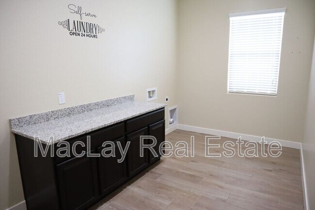 Building Photo - 2857 E Inca Ln