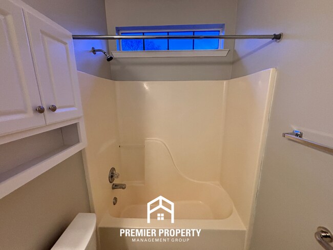 Building Photo - 416 Chadwick Cir