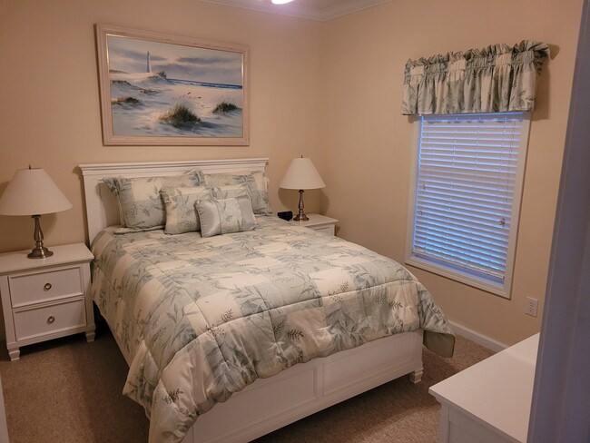 2nd bedroom - 5834 Longwood Dr