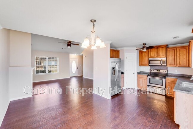 Building Photo - 7020 Bullock Dr