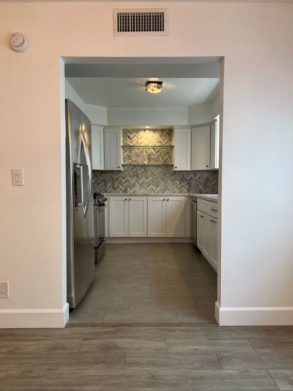 Building Photo - 12938 Valleyheart Dr