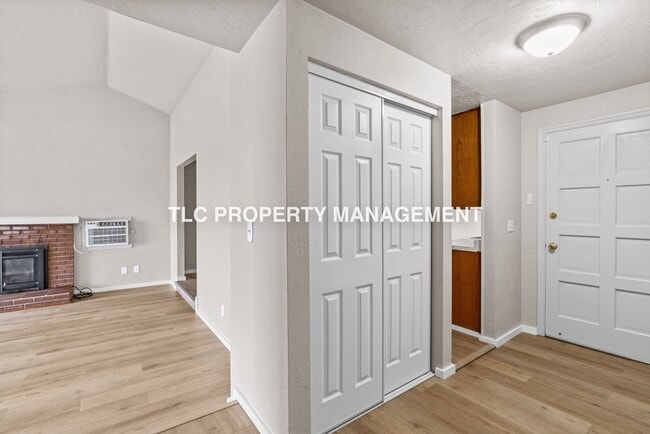 Building Photo - 2082 Ohio St