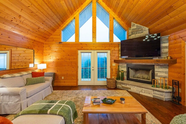 Primary Photo - 629 Cherry Hill Dr