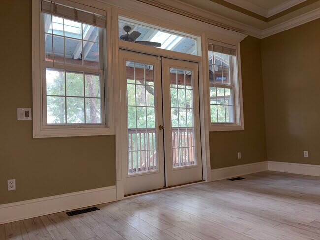 Building Photo - 34 Cobblestone Ct