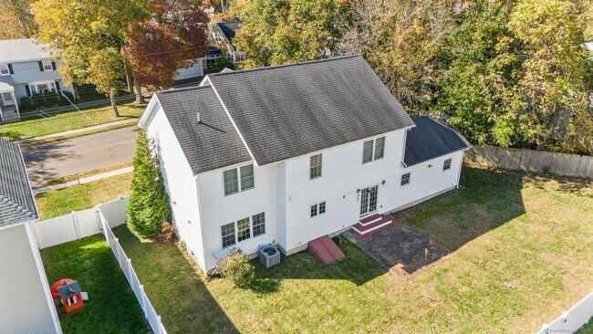 Building Photo - 240 Highland Ave