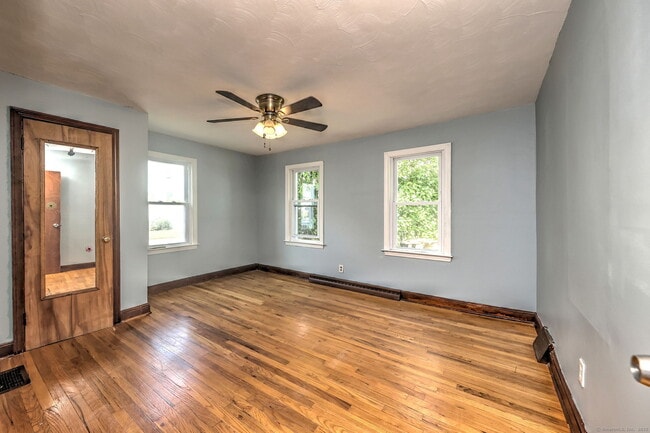 Building Photo - 22 Holmes Ave