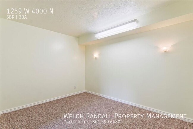 Building Photo - 1259 4000 N St