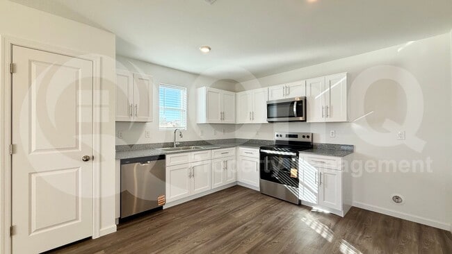 Building Photo - 14515 S Vera Cruz Rd