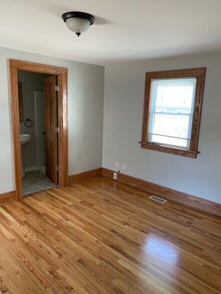 Building Photo - 1443 Fremont Ave NW