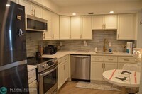 Building Photo - 3090 N Course Dr