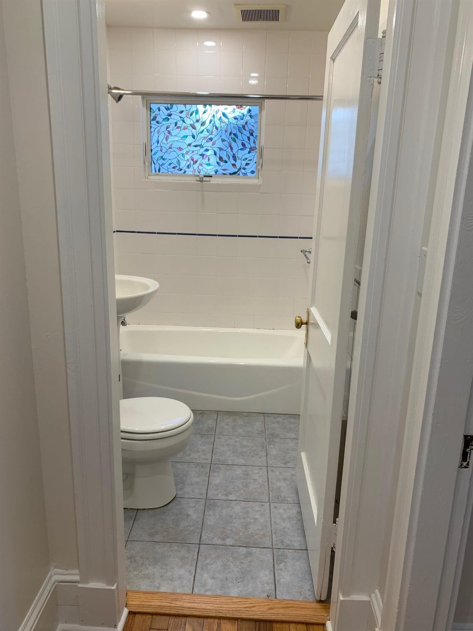 Building Photo - 25 Laurel St