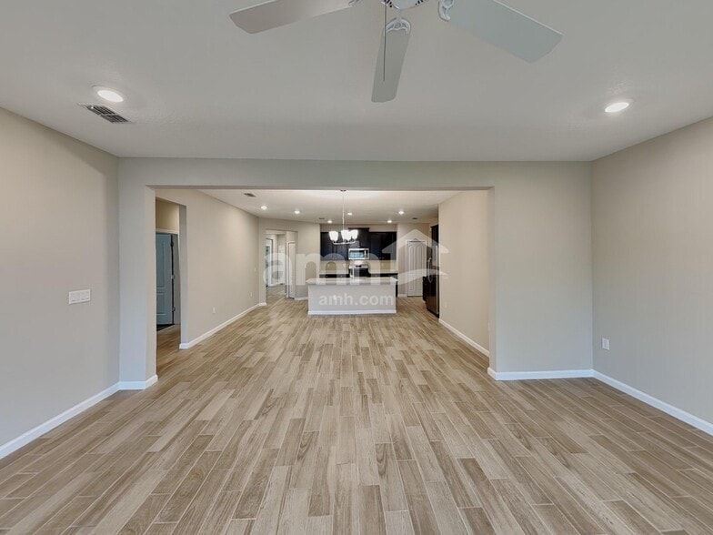 Building Photo - 37 Trumpco Dr