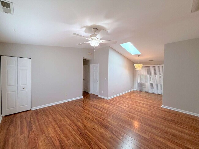 Building Photo - Charming 3 Bedroom Home in Raleigh!