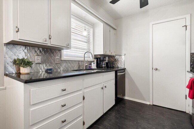 Building Photo - 4803 8th St