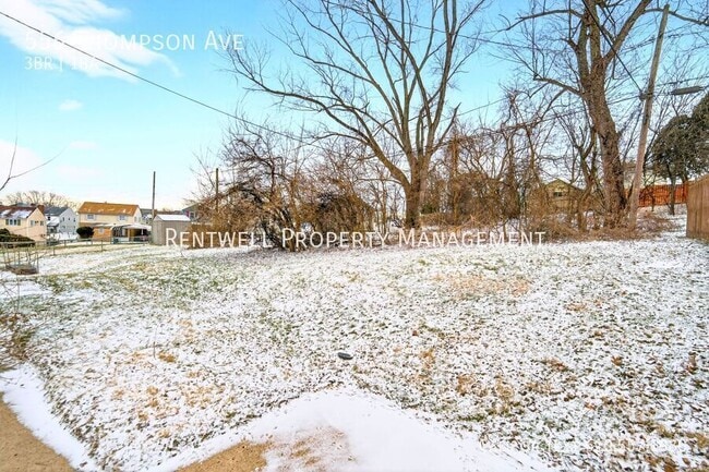 Building Photo - 556 Thompson Ave