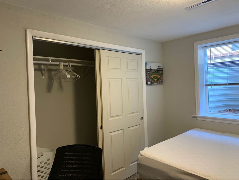 bedroom - 1005 Moss St