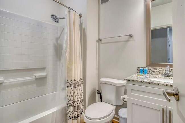 Building Photo - 8242 Windsor Hill Blvd