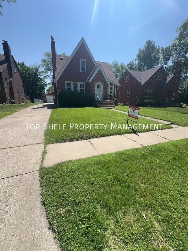 Primary Photo - 2809 43rd St