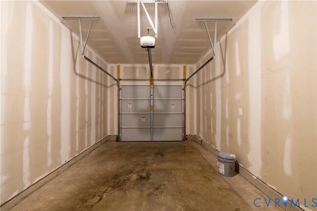 Building Photo - 2040 Cedarbird Wy