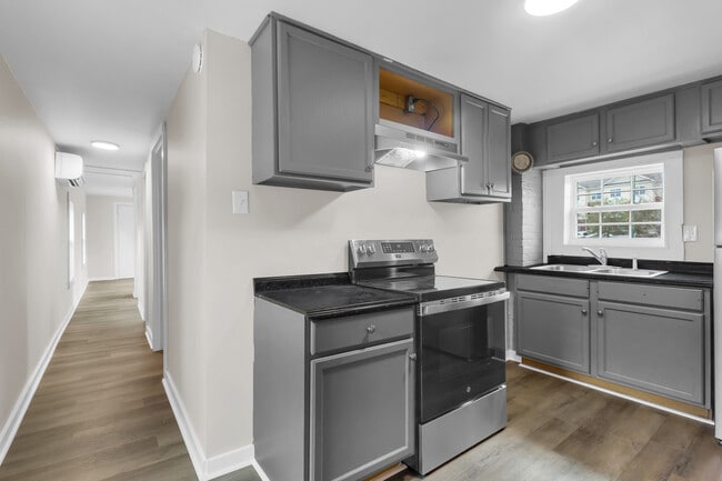 Building Photo - 1226 Cedar St