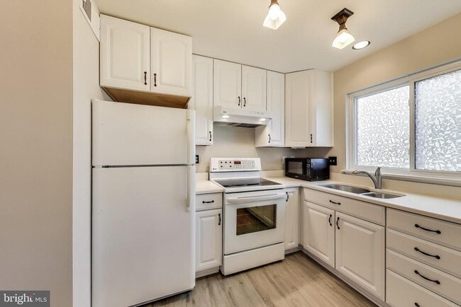 Building Photo - 18509 Owl Run Way