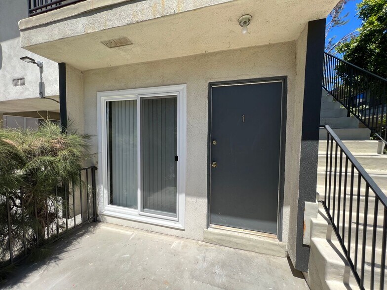 Building Photo - 3746 S Canfield Ave