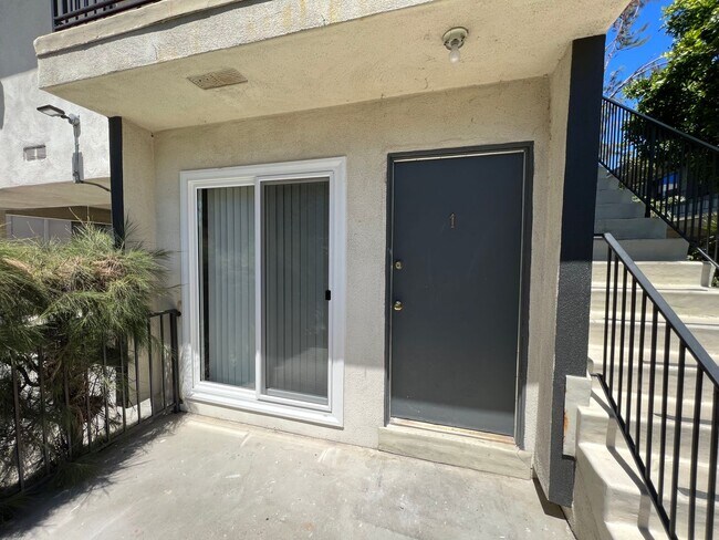 Interior Photo - can374