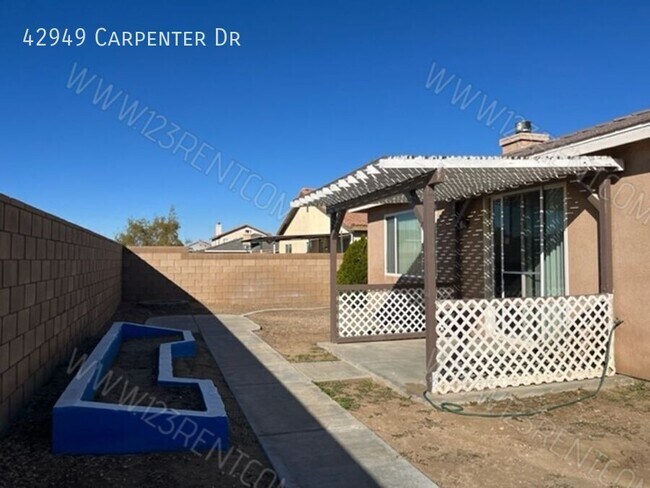 Building Photo - 42949 Carpenter Dr