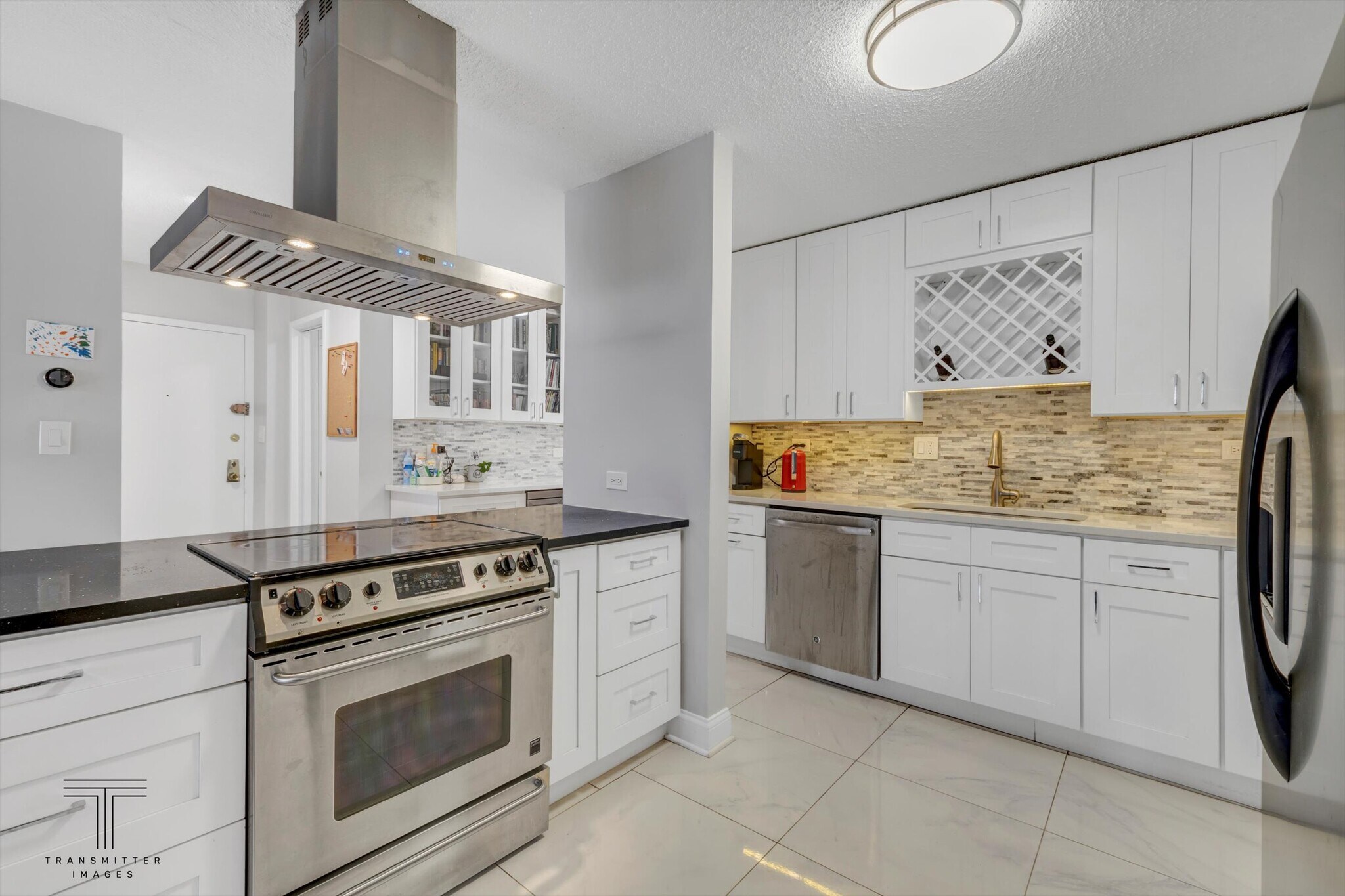 Building Photo - 30 E Division St